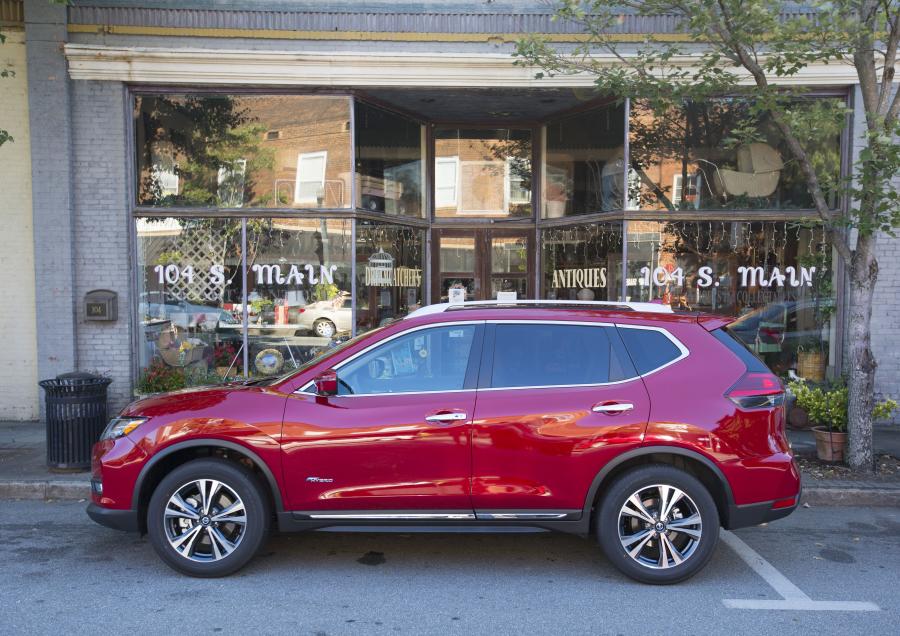  Nissan Rogue Hybrid 2016 года  (фото 17 из 36)